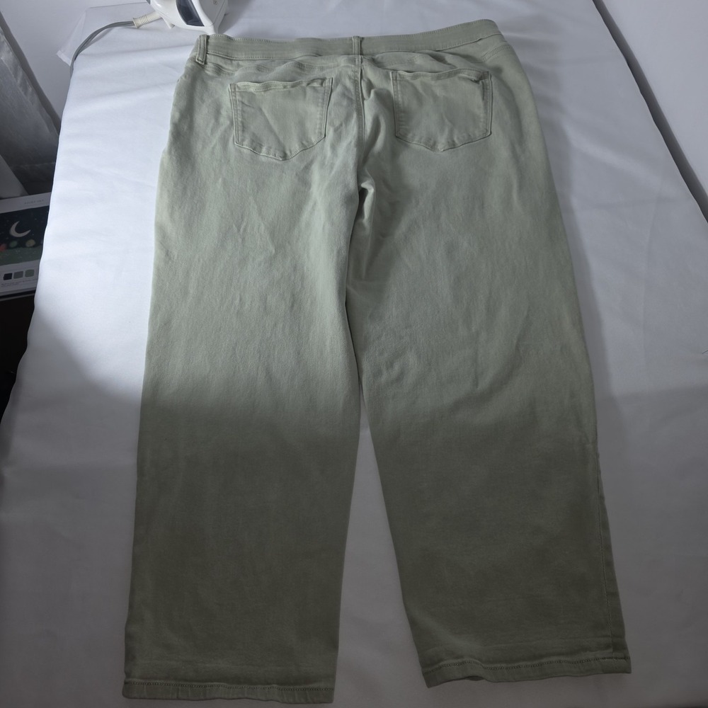 Sonoma 18W pale green jeans Pre-owned.  See Pic Slight Flaw